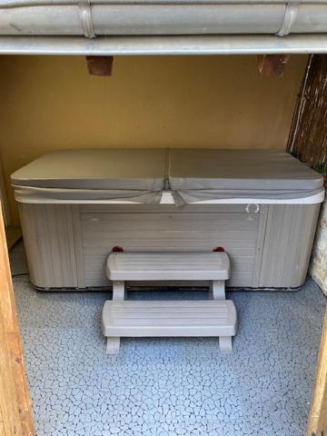 Cottage A La Campagne Avec Piscine Et Spa Ardentes 外观 照片